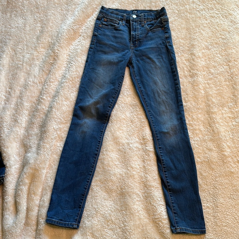 Gap true skinny 26